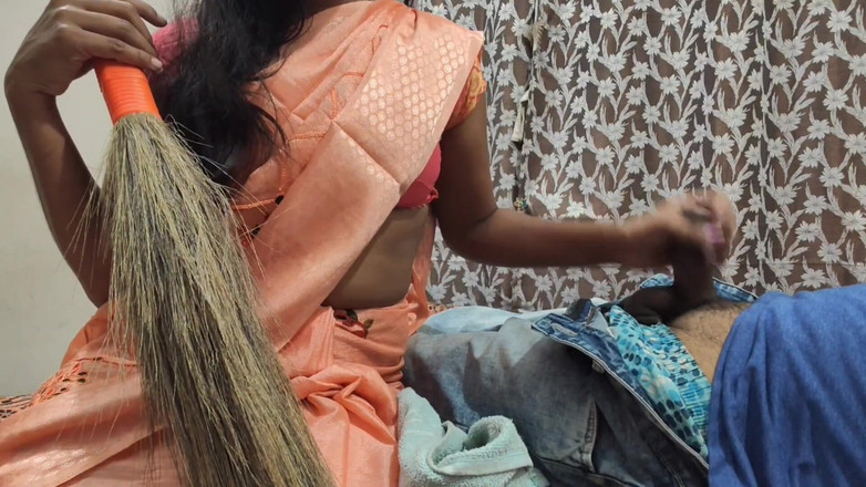Mumbai Ashu: विशाल स्तन बड़ी गांड वाली भाभी maan की देवर द्वारा कपड़े उतारकर चुदाई