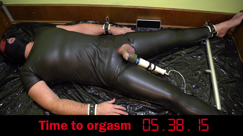 Daddy's secrets: Fixované a nadojené do kondomu až do poslední kapky