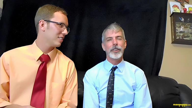 Man Puppy: 巨大な同僚たちがあなたに年次ピアレビューをします