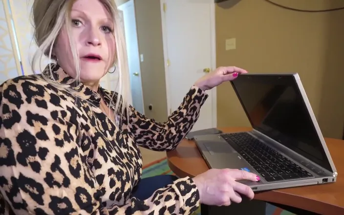 TabithaXXX: Učitelova noční můra, gloryhole pt 2