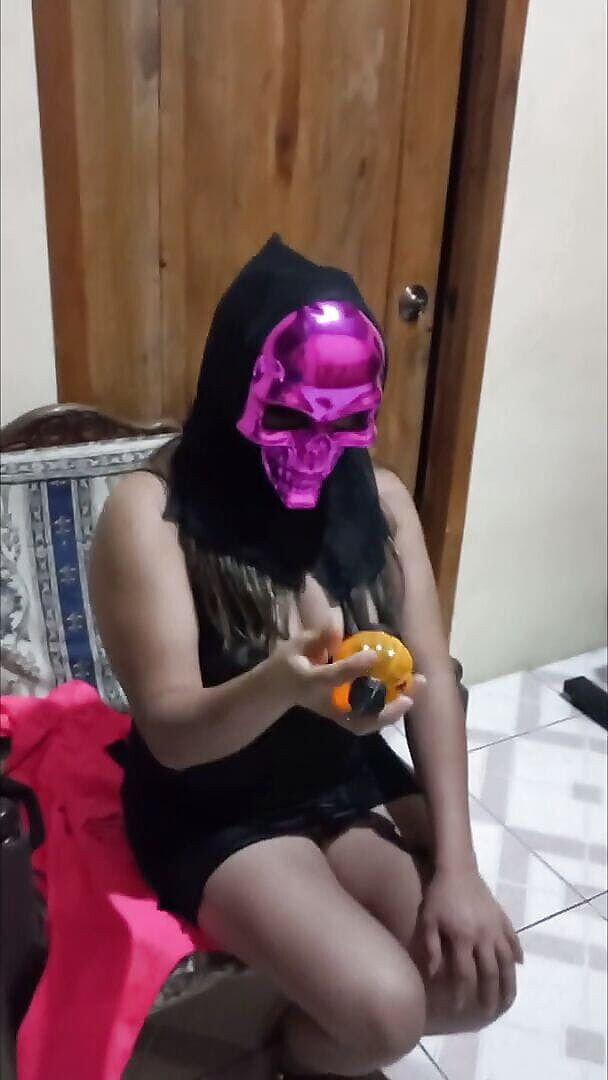 The Stepdaughter Visits Her Father-in-law on Halloween and Gives Him an Intense Night of Romantic Sex (Anarusa)