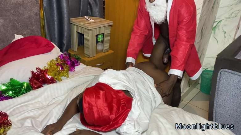 Moonlight blues: Figliastra subdida scopa grande cazzo nero a babbo natale come...