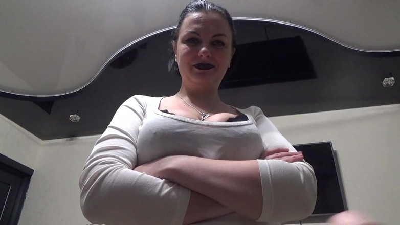 Sexy Milf: Je babysitter doet voor jullie allemaal! Taboe!