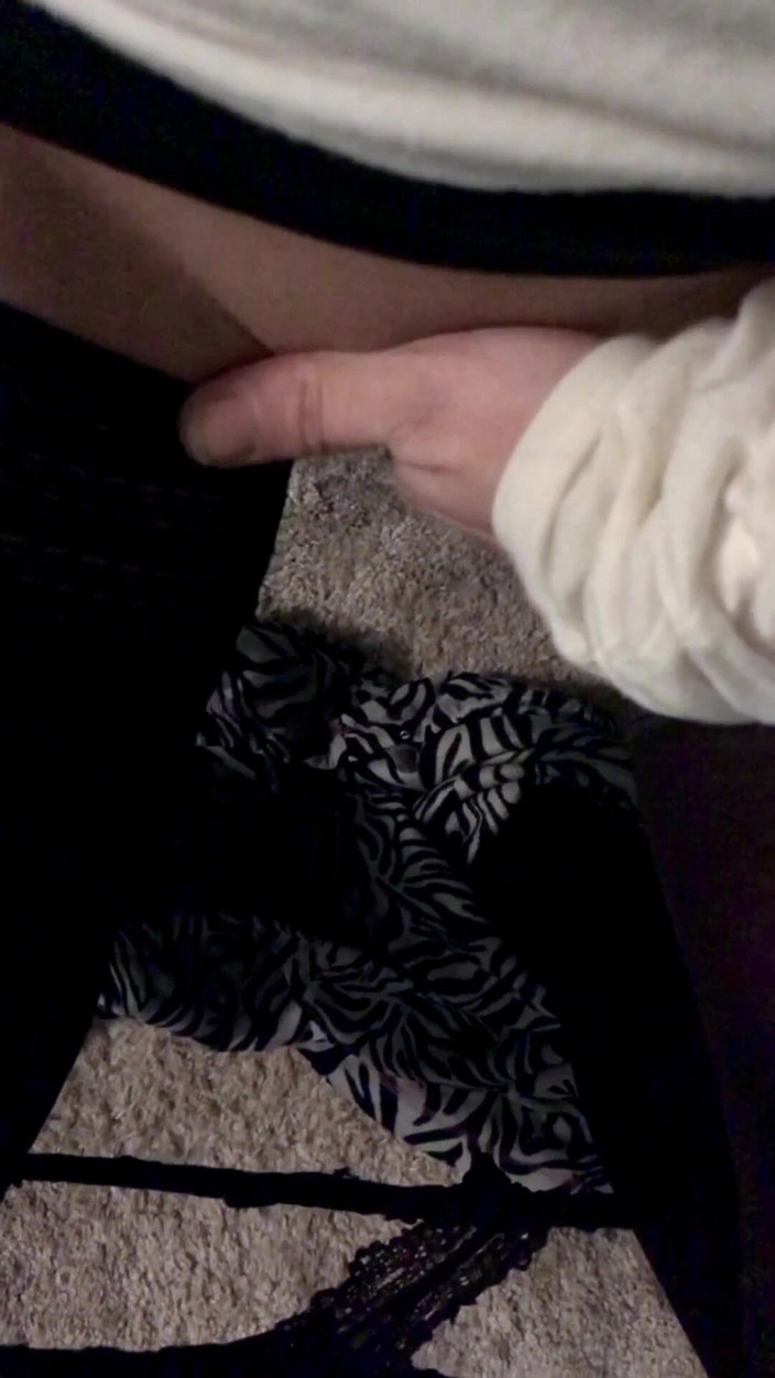 Tabitha Hoots: सेक्सी युवा इलिनोइस milf(चोदने लायक मम्मी) पति की चुदाई के लिए चूत गीली हो जाती है