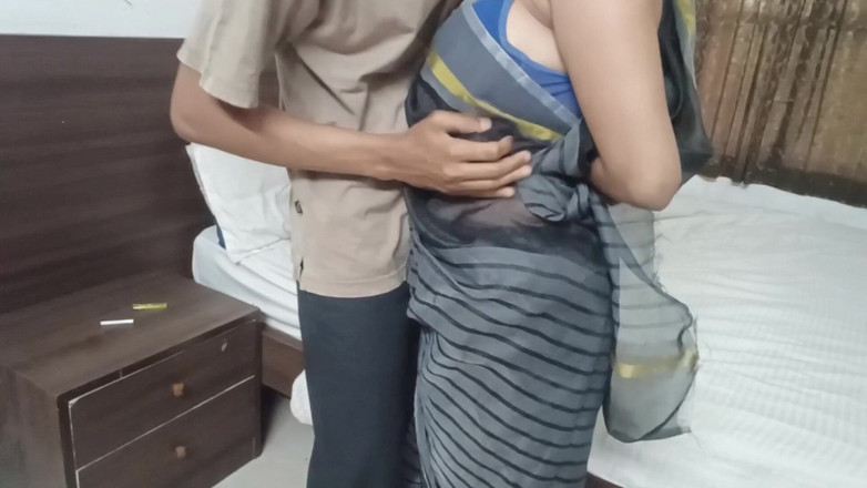 Priya ki Papa: Teman lelaki tua India meyakinkan teman wanita bercermin xnya untuk...