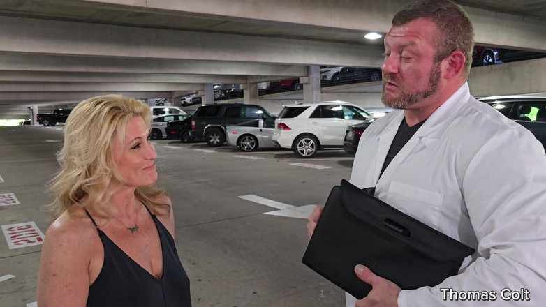 ThomasColt: GILF scopa il giovane toro muscoloso per la scienza!