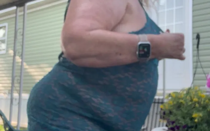 Big Ass 4 U: Water My Naughty Garden