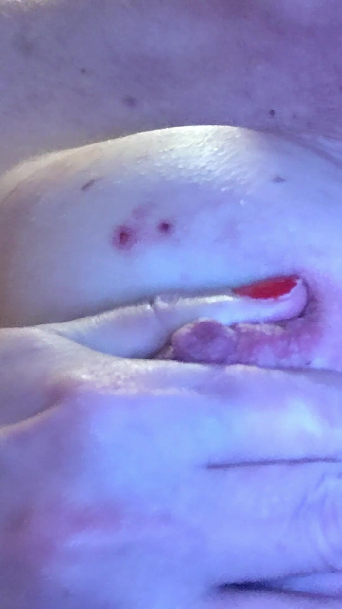 Alexia_mtf: Mateřské mléko hledá masážní přístroj