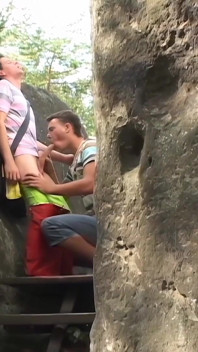 Sexo en la cima de la roca