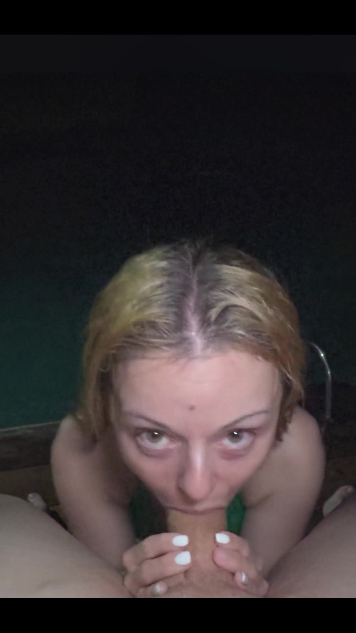 RMhardCo: Pozdní noc na pláži, rychlé kouření a velký výstřik na...