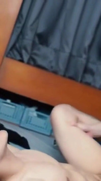 Hetero přátelé zkouší poprvé gay sex