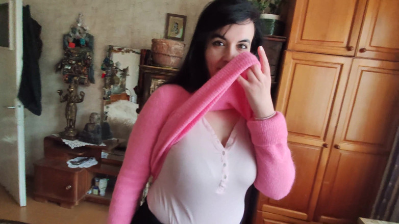 Hairy Homemade Amateur Orgasms: Spogliarsi i miei vestiti, rivelando la mia figa pelosa e...