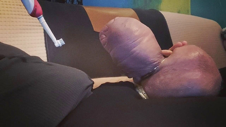 Monster_Meat_: Електрична зубна щітка дає велике задоволення!