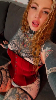 How Do You Like My Outfit Darling?