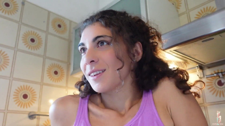 LadyAna: Il cazzo dell'idraulico. Per favore fami il culo!