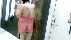 Cute & Nude Crossdresser: 性感的娘娘腔变装者femboy Sweet棒棒糖在一个性感的乳头娃娃。