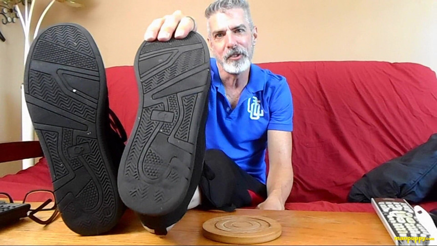 Sock Smelling Foot Massage - Daddy Giant 4 (Man Puppy)