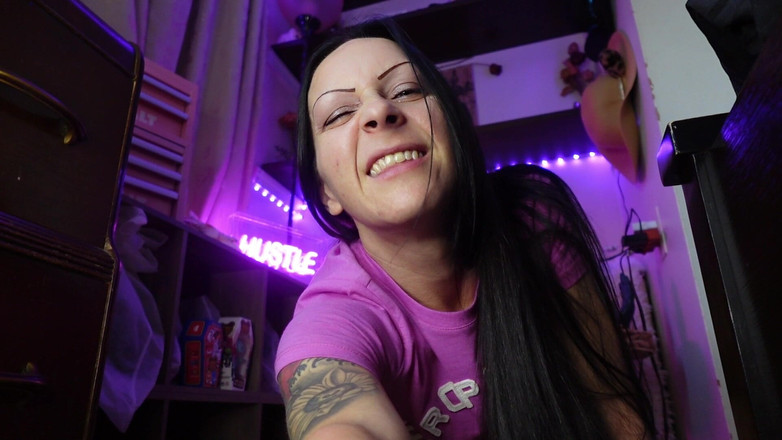 Raven Willow: Svázaná Potrestána na mé podlaze