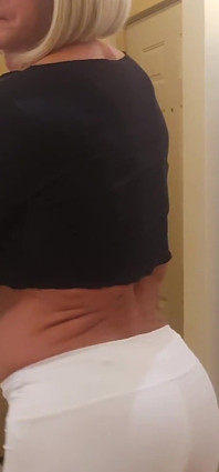 Tgirl Missy rokend sexy