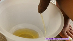 Transational Fantasies: Krásná ebenová trans holka čůrá