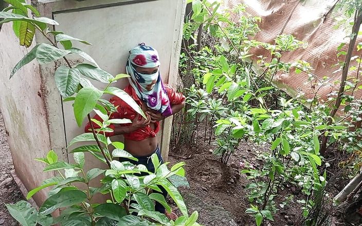 Indian Hijraji: Indiana si diverte lentamente e si masturba