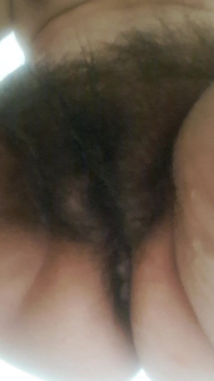 Mommy big hairy pussy: Tančící chlupatá macecha