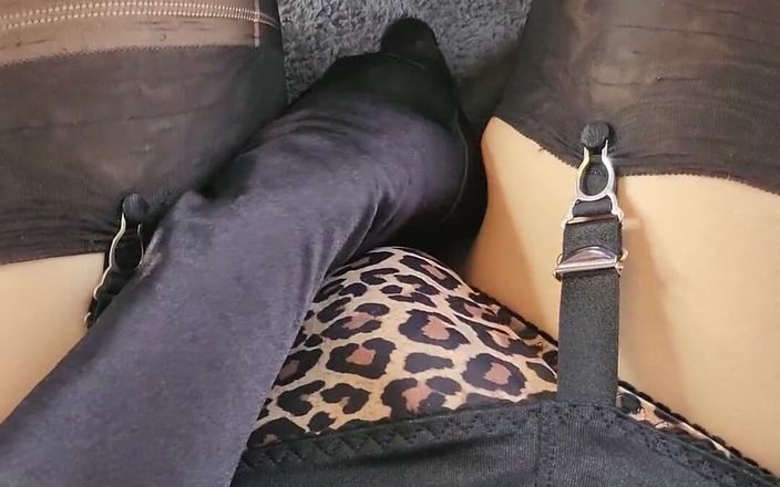 Jessica XD: Чувствуя себя так включен в шаловливом черном нижнем белье