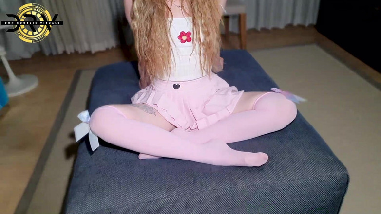 Creampie Clinic: ティーニー子猫のブラックコックが犯され、繁殖されました