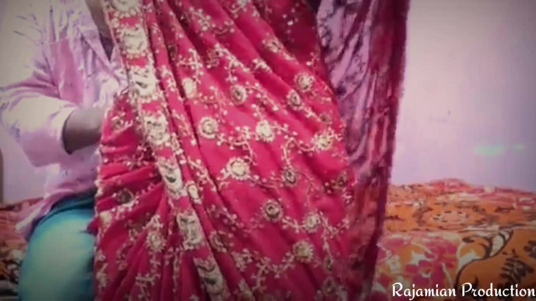 Raja Mian Production: Hintli kadın kocası tarafından sikildiğinde sevdiği kocasıyla romantizm yaşıyor