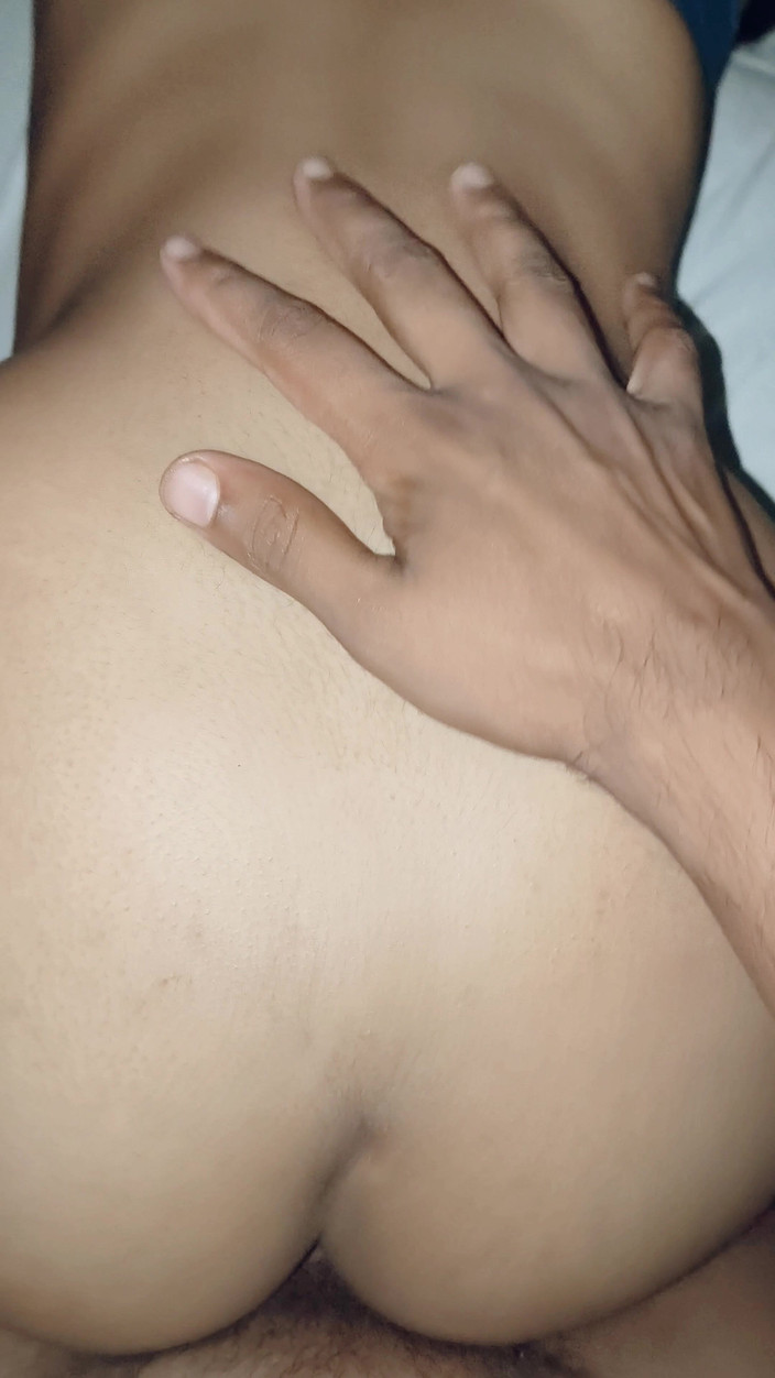 Gini272: Sexy indická desi dívka Tvrdě v nočním hindském zvuku