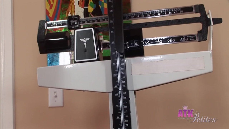 ATK Girls: Зважування дюйма