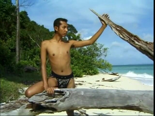 Gays Case: Horny little Asian guy jacks off on the beach by...