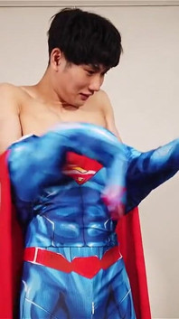 Superman X Costum Spiderman joc de roluri