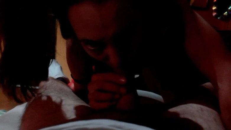 Marian sofar: 彼女はもう一つのチンコが肛門に入ったまま激しくしゃぶる