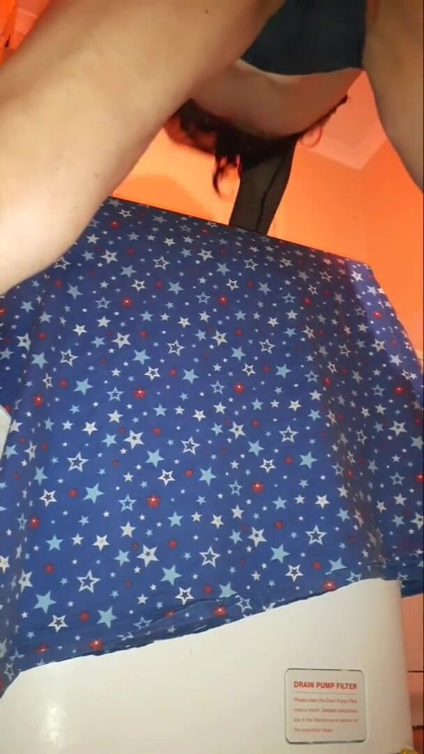 Lizzaali: Beklimmen op een wasmachine in mijn uitknipbroek