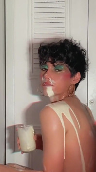 Femboy kreatywny i zmysłowy
