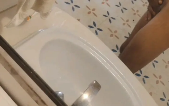 BlondeTroubleshootor: Valentine's Day in Indian Hotel Room