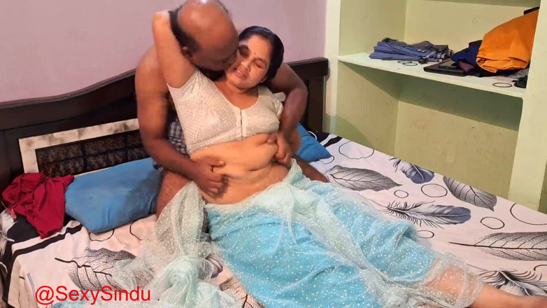 Sexy sindu: Indischer bhabhi-sex in Sari mit 50-jährigem mann