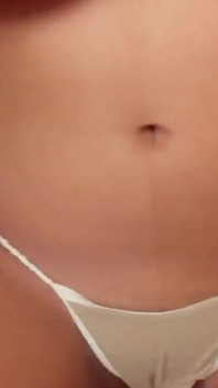 Würdest du meine Brüste und meine Muschi lutschen?