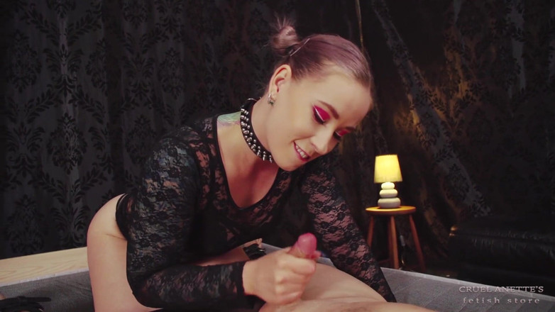 Cruel Anettes fetish world: Esclava sexual utilizada