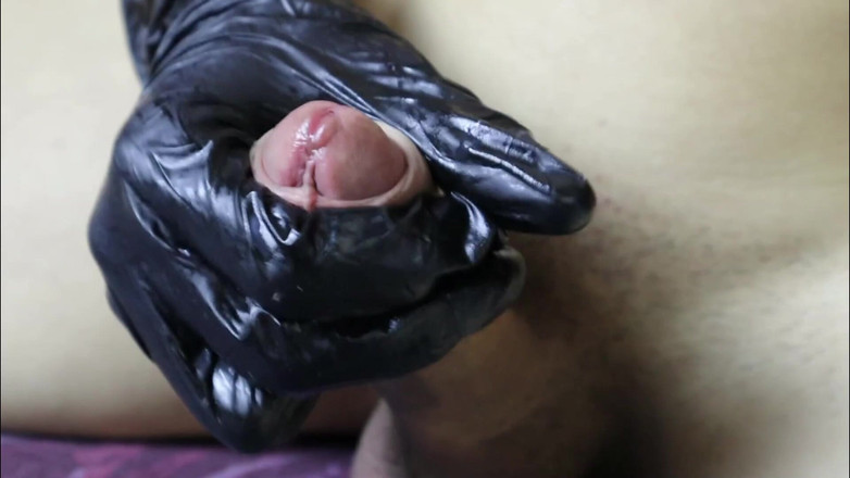 SEXY_GUYBEST: Een magische sexy handschoen streelt een grote gladde pik in...