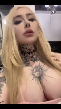 Hiii. I'm Luna. Welcome to My Secret Page I'll Be Sharing My Darkest Stuff Only Here