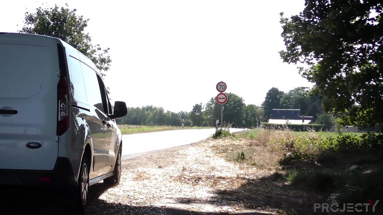 Project Y studios: Секс-раб автостопщиця, том 1