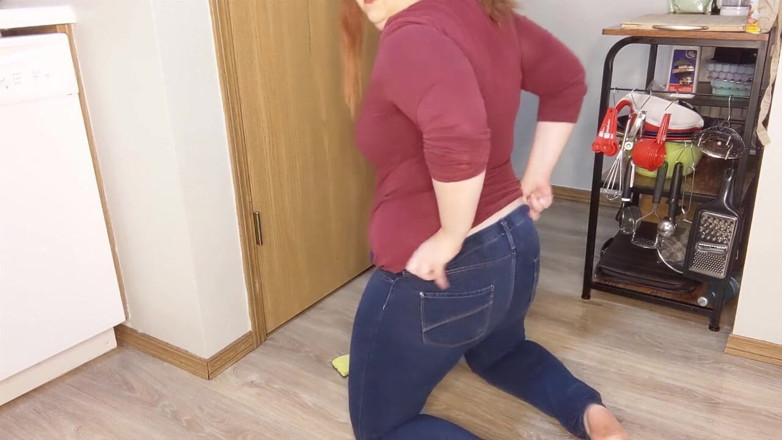 Sin Spice by Sophia Sinclair and Jasper Spice: Bunda revela esfregação no chão