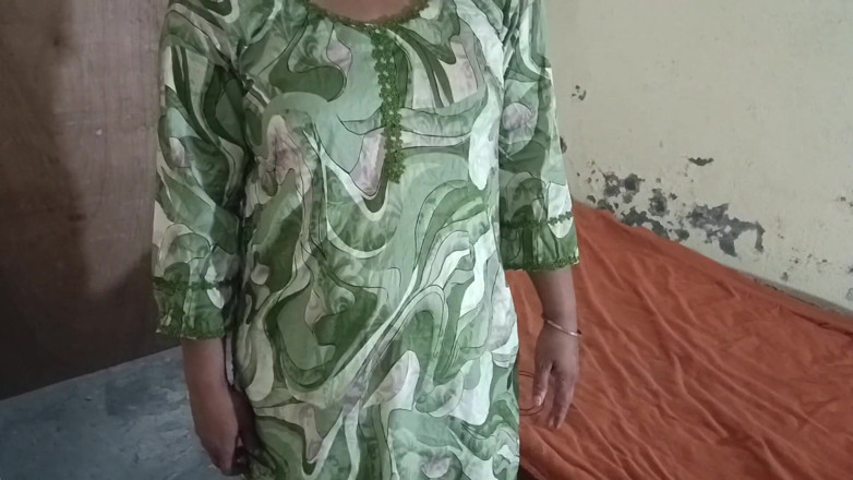 MHM: This Married Desi Bhabhi Is Lost in Her Fantasy