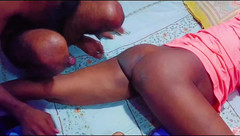 Puja bhabhi hot: 新来的处女被她的继叔狠操，阴户里的水被抽干