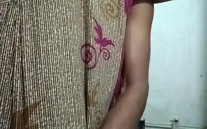 Nisha bhabhi fan club: Sex în baie în stil indian cu alăptare