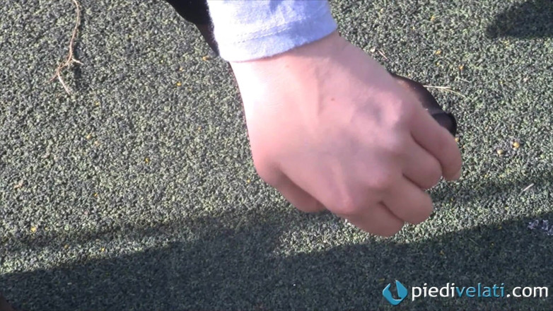 Foot Fetish HD: Christelle, roztomilá blondýnka kouří doutník a hraje si s nohama