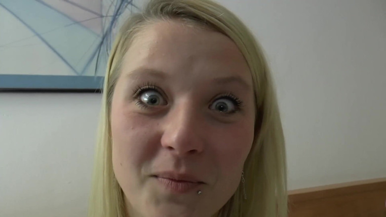 Casting GIRLS AND FIRST PORNO: Stepdad Seduces His Beautiful Blonde Stepdaughter