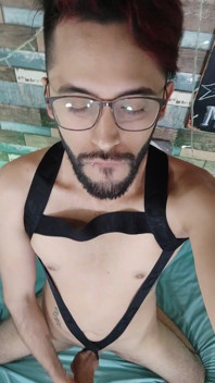 Jerking off after a horny camshow